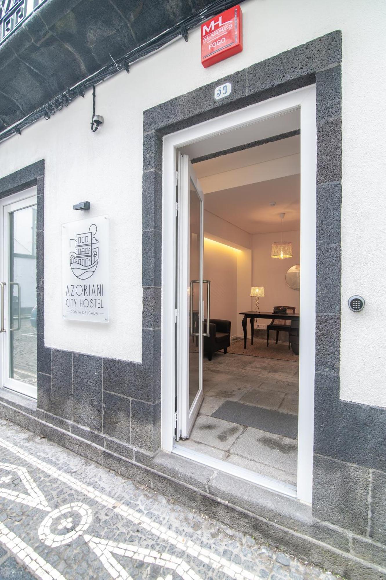Azoriani City Hostel Ponta Delgada Εξωτερικό φωτογραφία